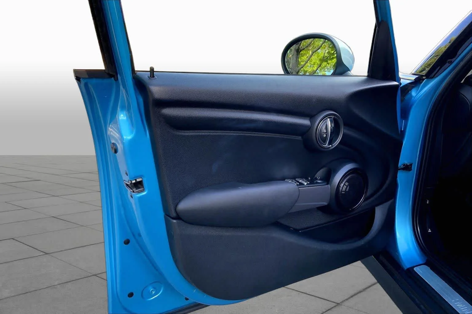 Used 2017 Electric Blue Metallic MINI Cooper image 21