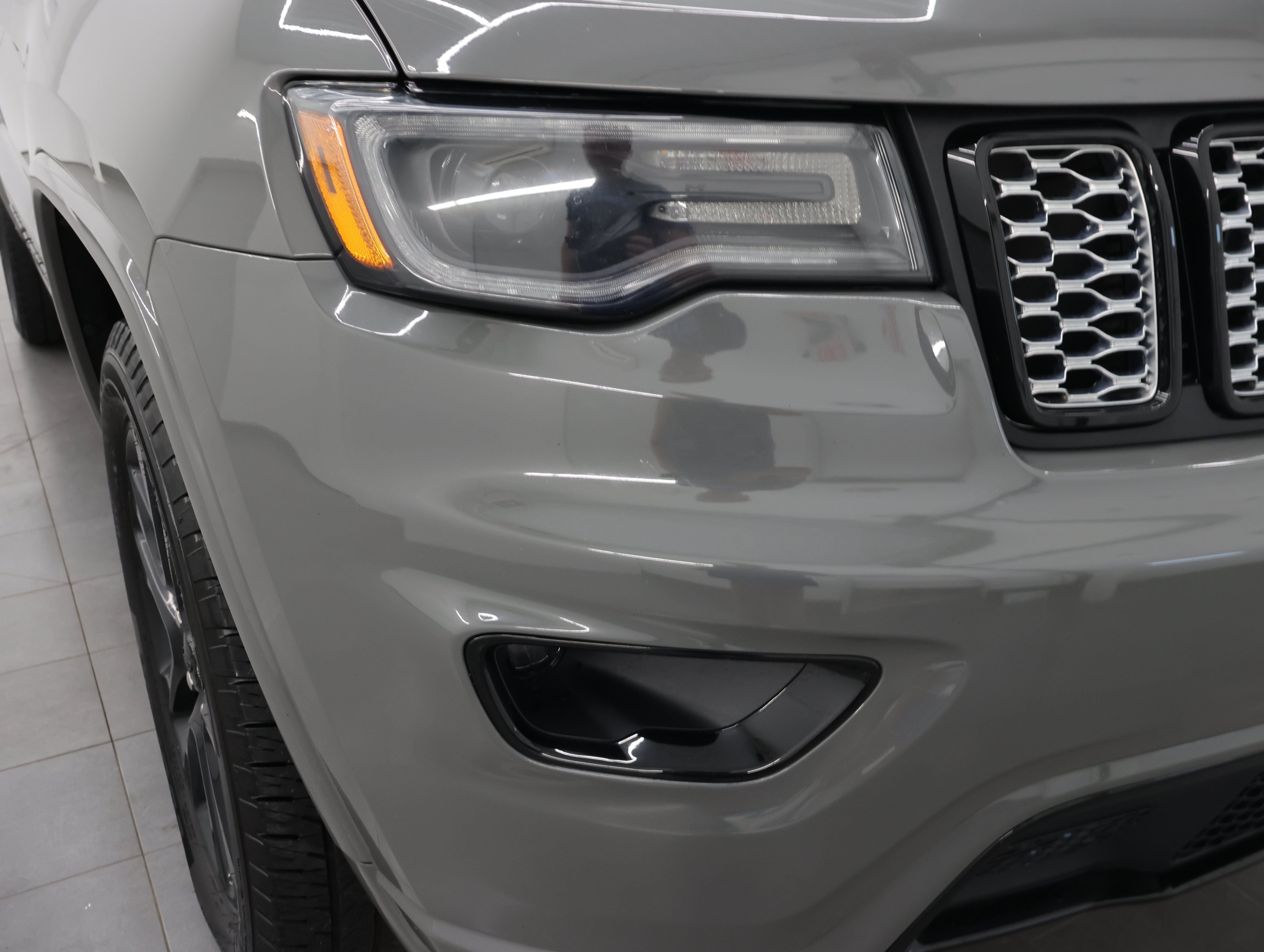 Used 2020 Sting-Gray Clearcoat Jeep 4x4 Altitude: ALTITUDE-4WD-NAV-MOON-HEATED SEATS-BACKUP CAM-1 OWNER image 22
