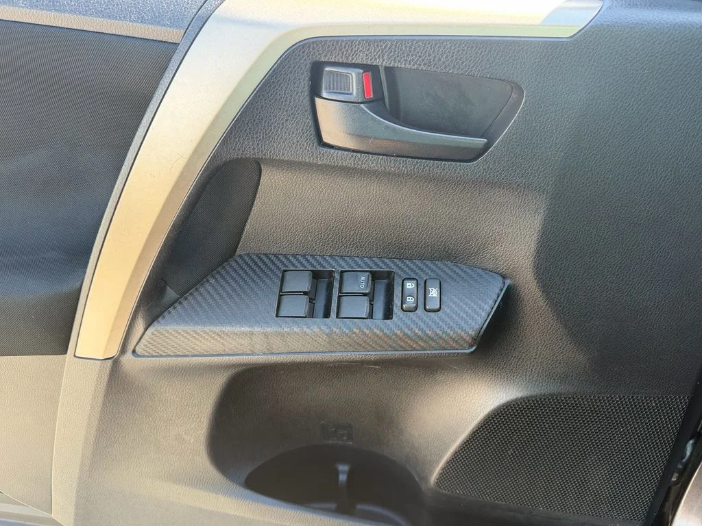 Used 2013 Gray Toyota XLE image 25