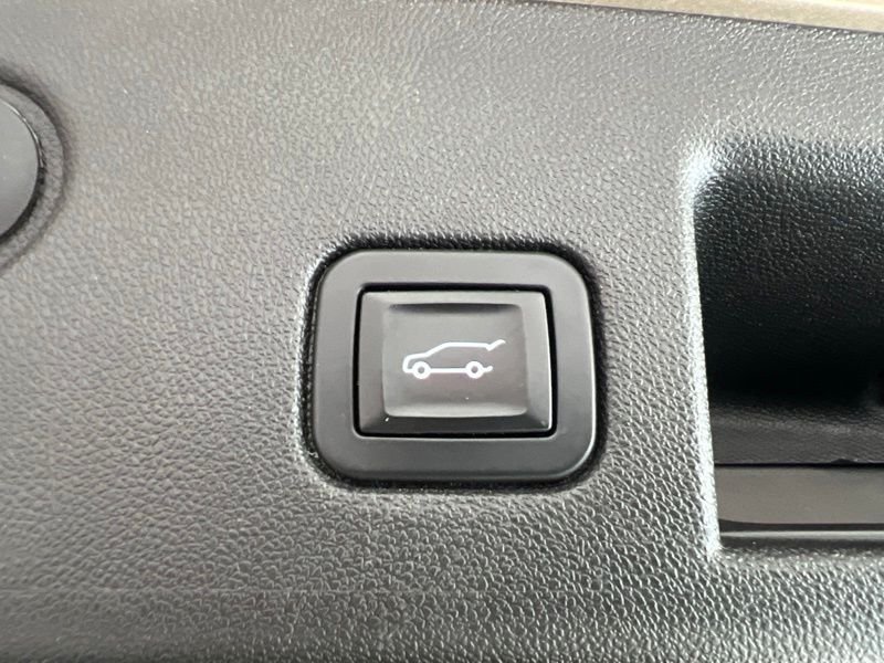 Used 2018 Beige Chevrolet LT image 9