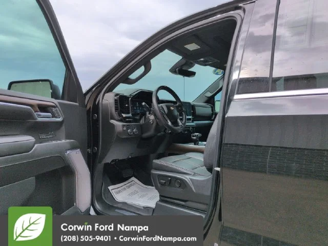 Used 2024 Black Chevrolet High Country image 9