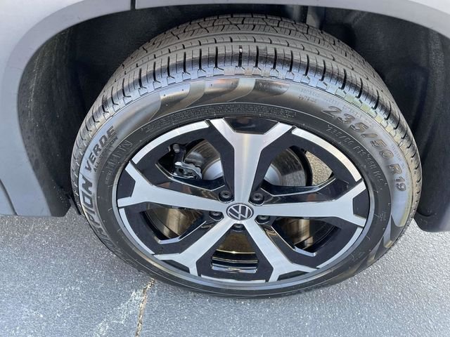 New 2026 Black Volkswagen 2.0T SE image 9