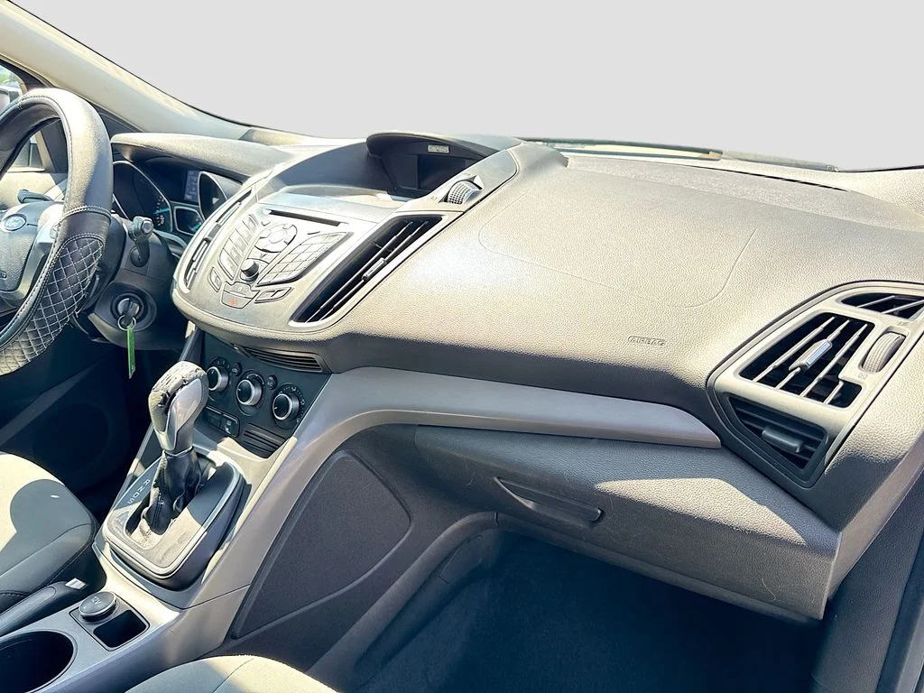 Used 2013 White Ford SE image 30