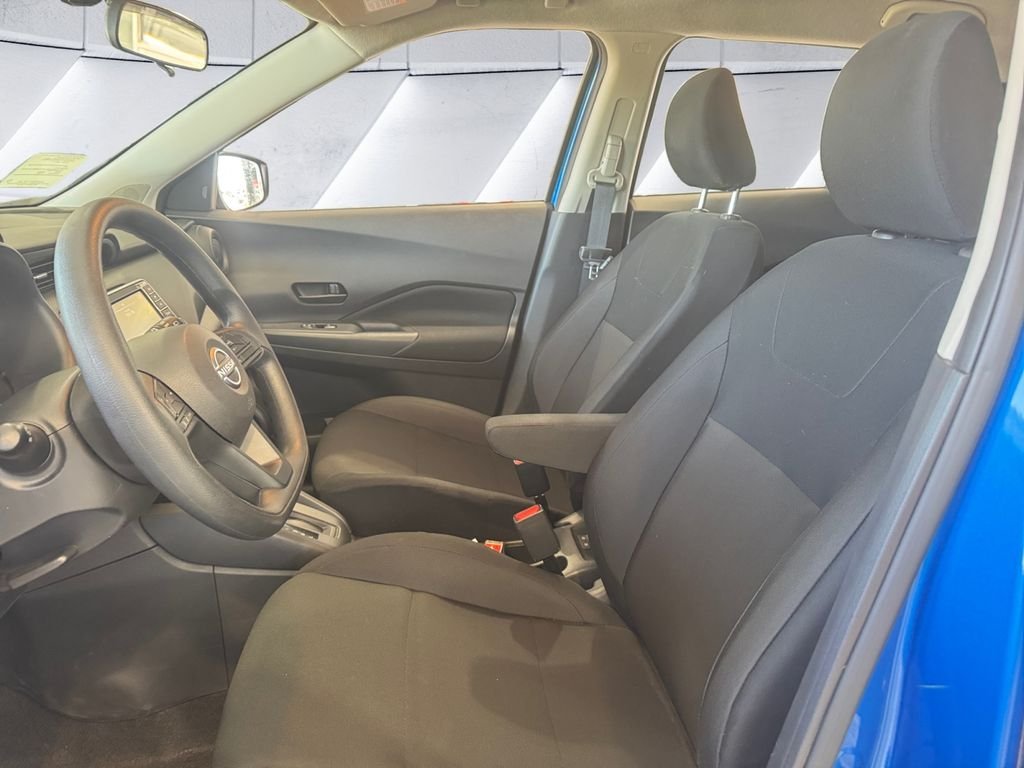 Used 2025 Blue Nissan S image 6