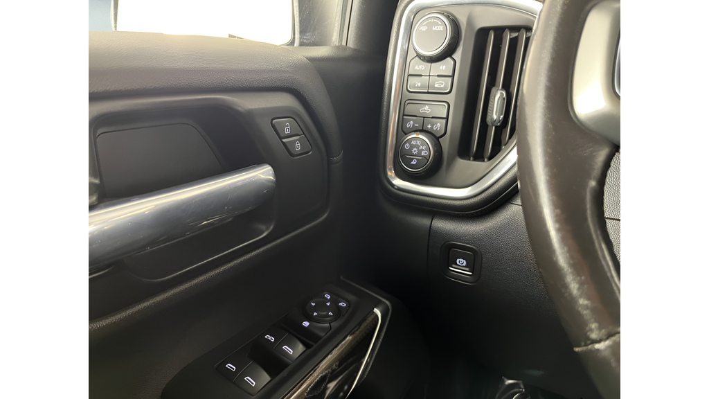 Used 2021 Gray Chevrolet LT image 22