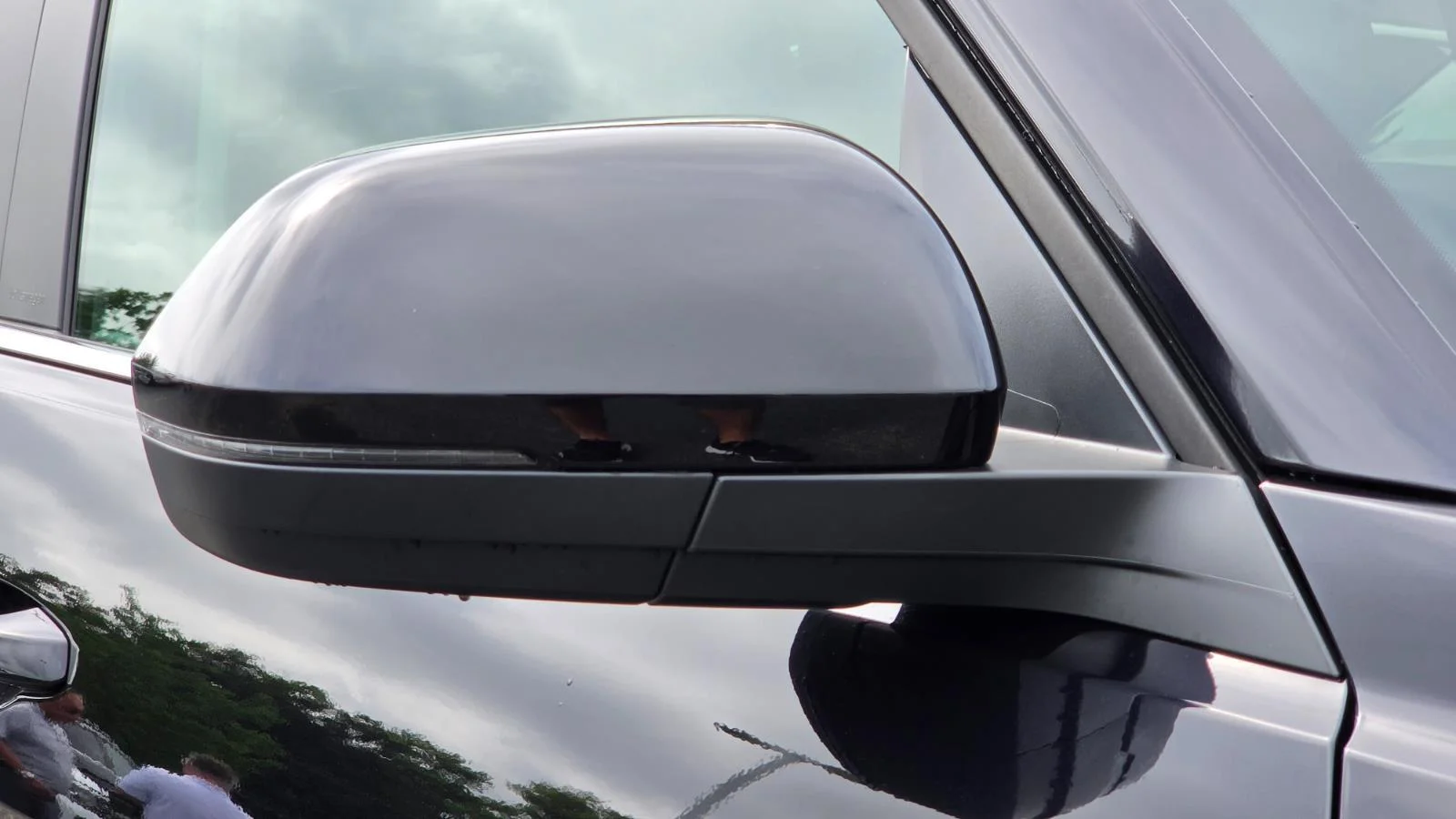 New 2026 Deep Black Pearl Volkswagen 2.0T SE image 12