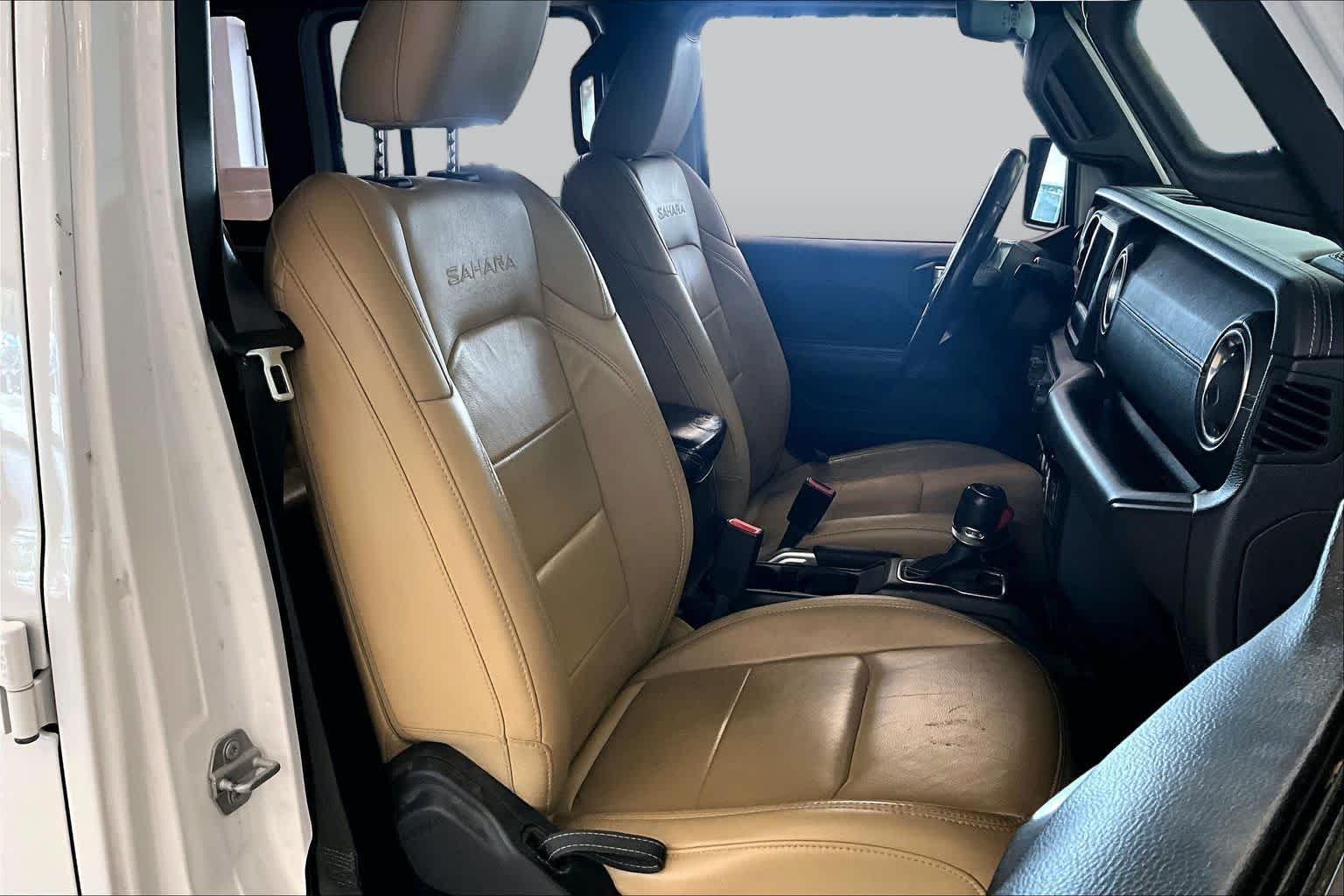 Used 2018 Bright White Clearcoat Jeep Sahara image 8