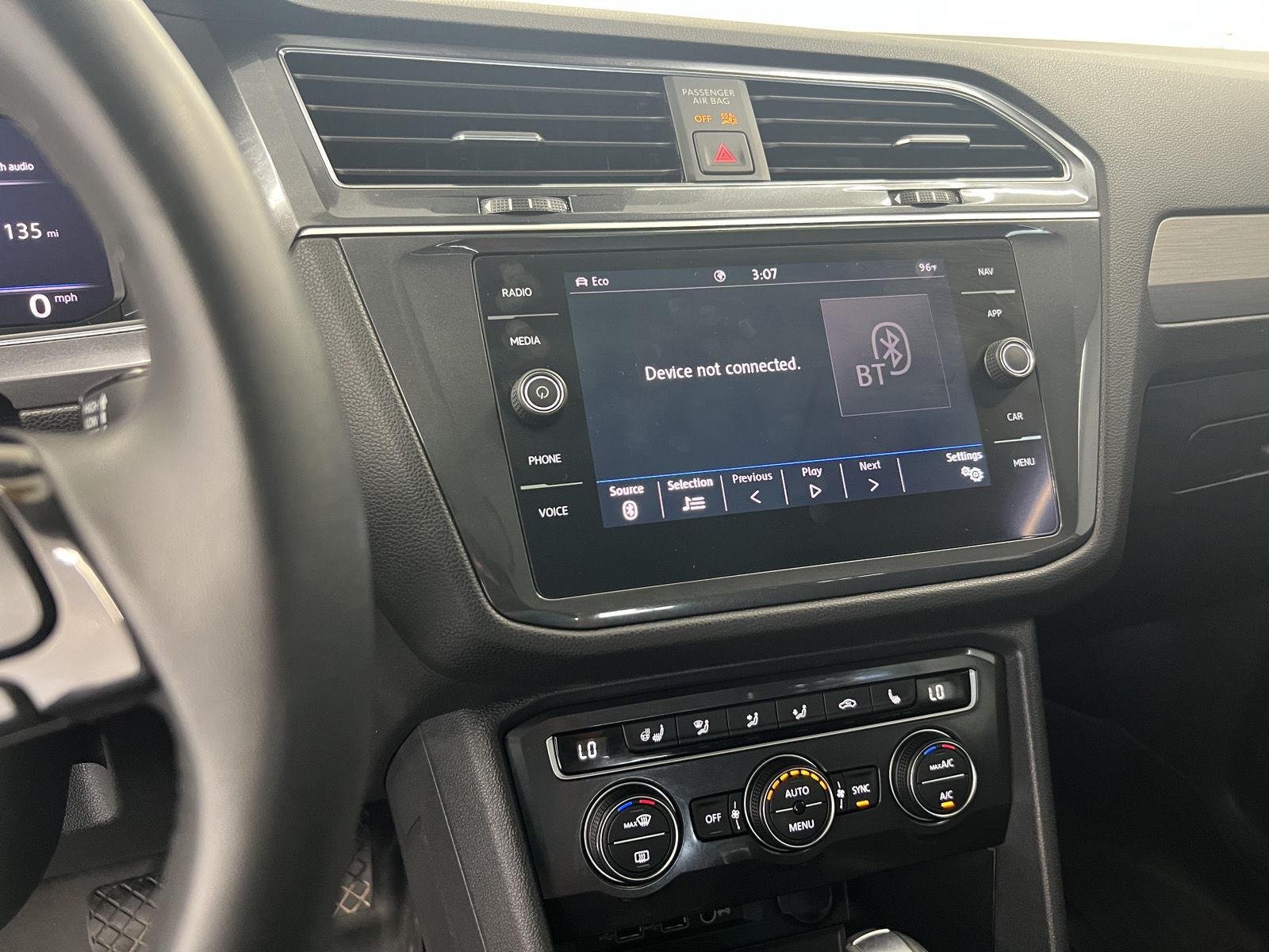 Used 2020 Platinum Gray Metallic Volkswagen SEL image 16