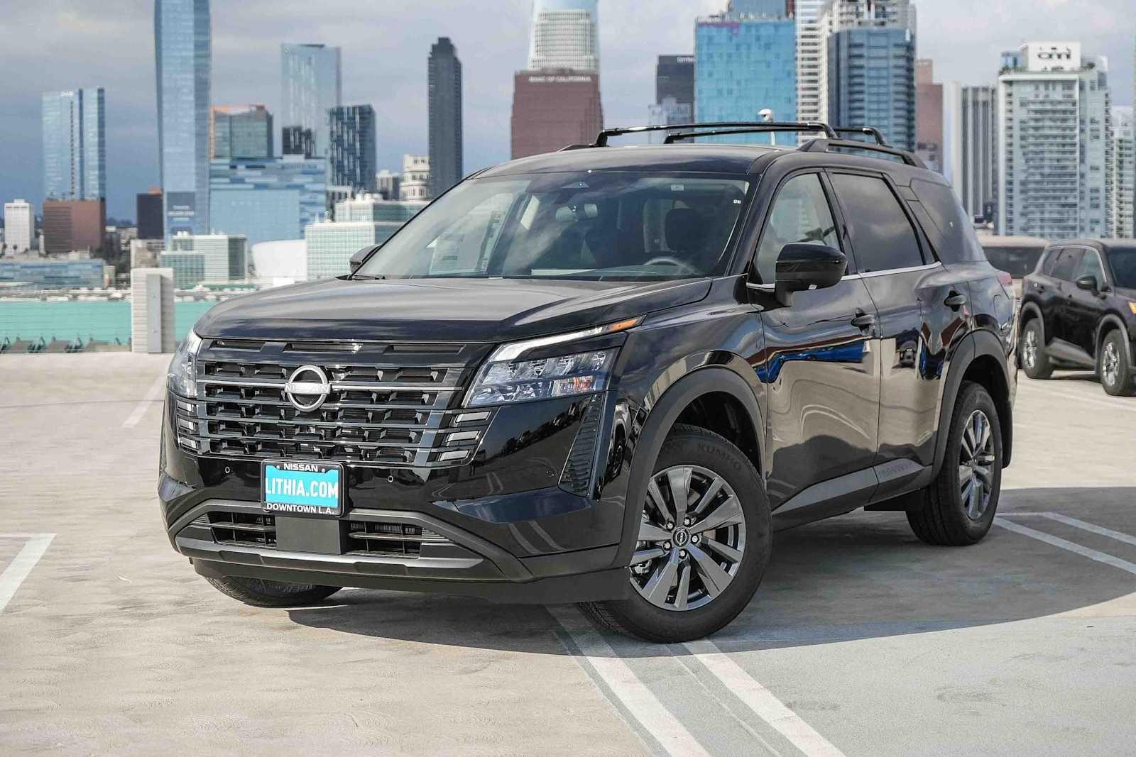 2026 Nissan Pathfinder SV 4WD's photo