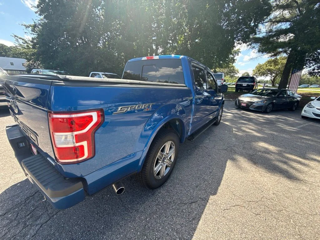 Used 2018 Blue Ford XLT image 7