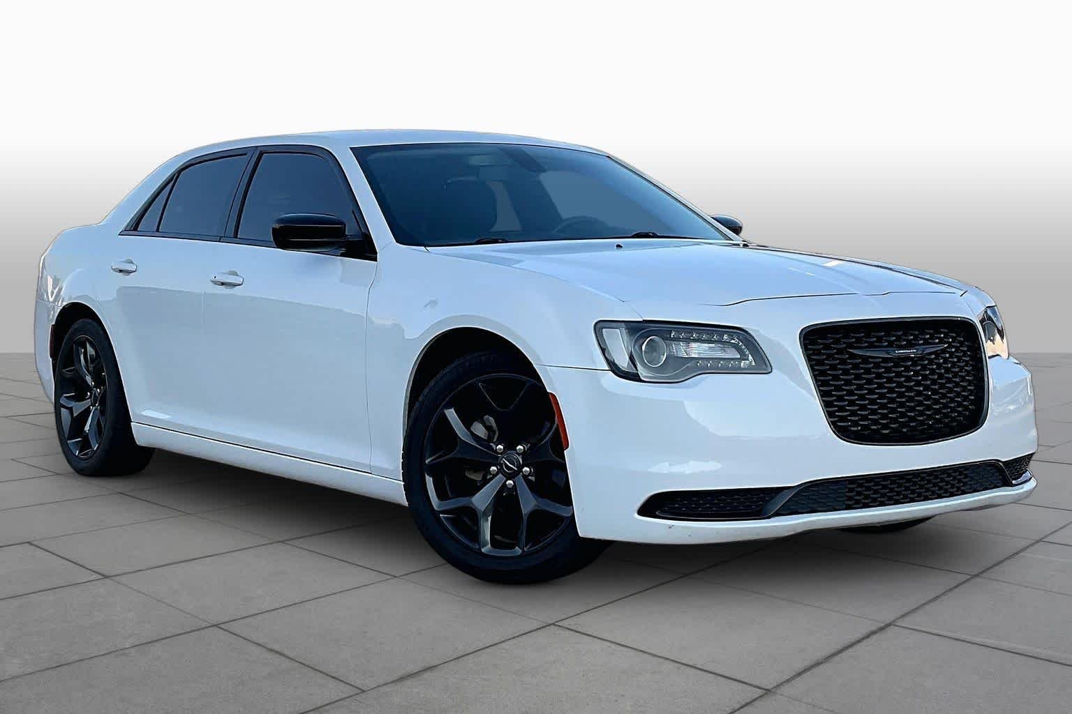 Used 2021 Bright White Clearcoat Chrysler Touring image 2