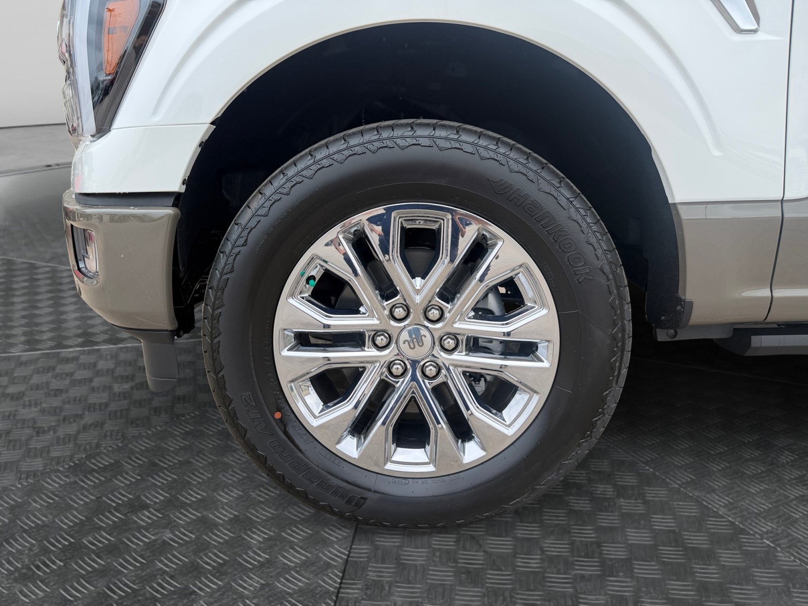 New 2026 Star White Metallic Tri-Coat Ford King Ranch image 9