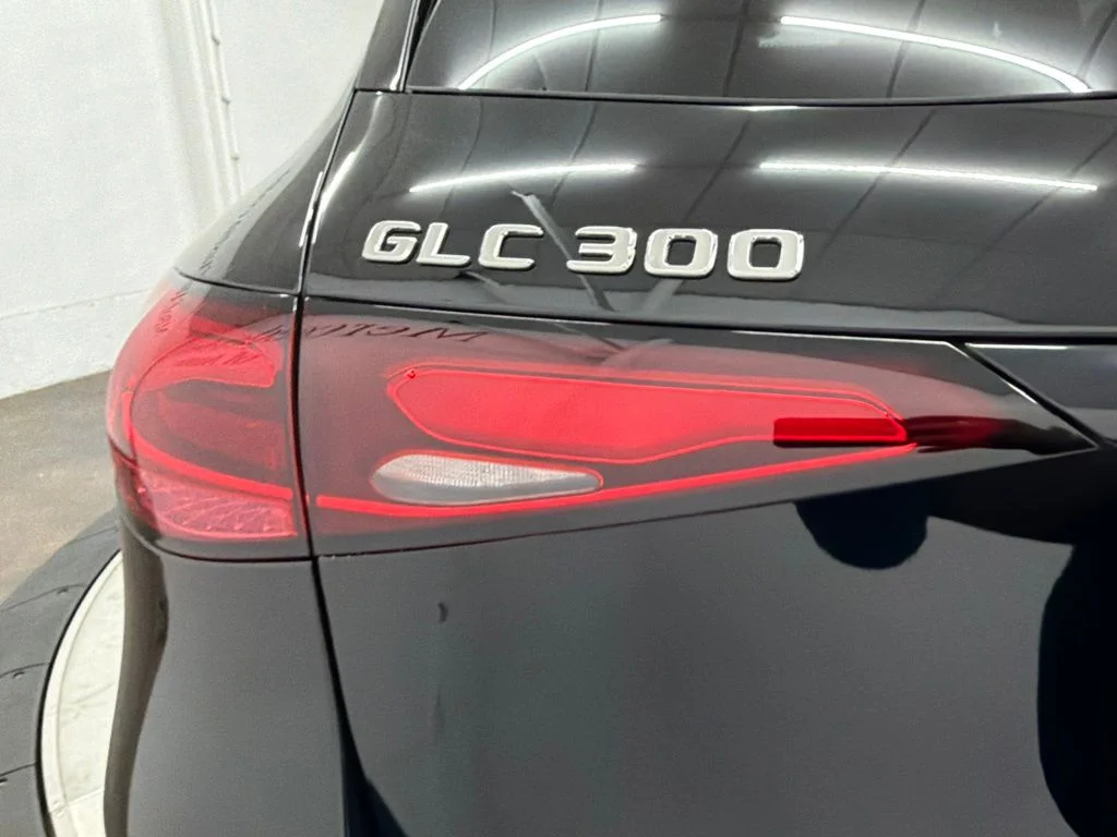 New 2027 Black Mercedes-Benz GLC 300 image 11