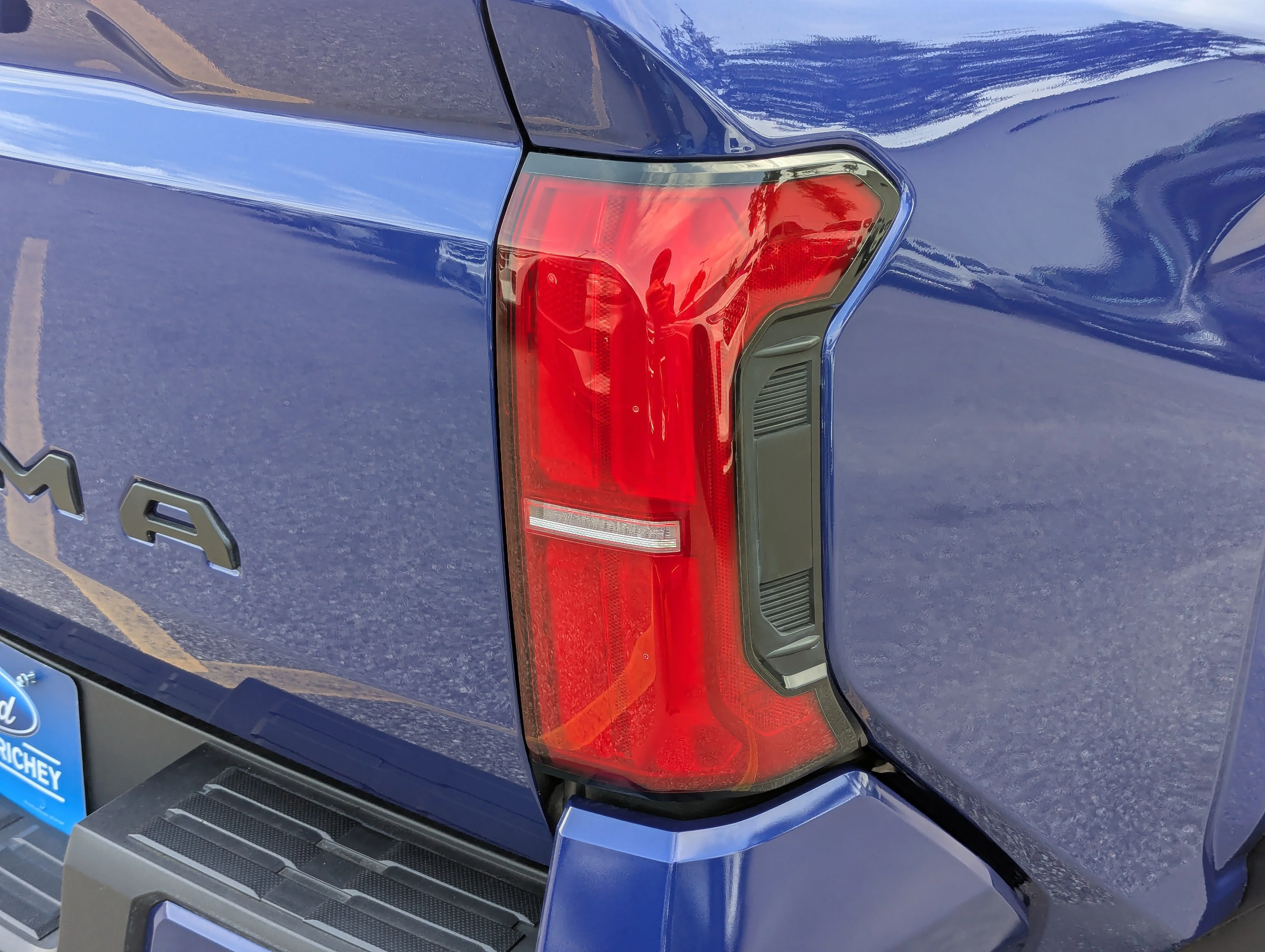 Used 2025 Blue Crush Metallic Toyota SR5 image 12