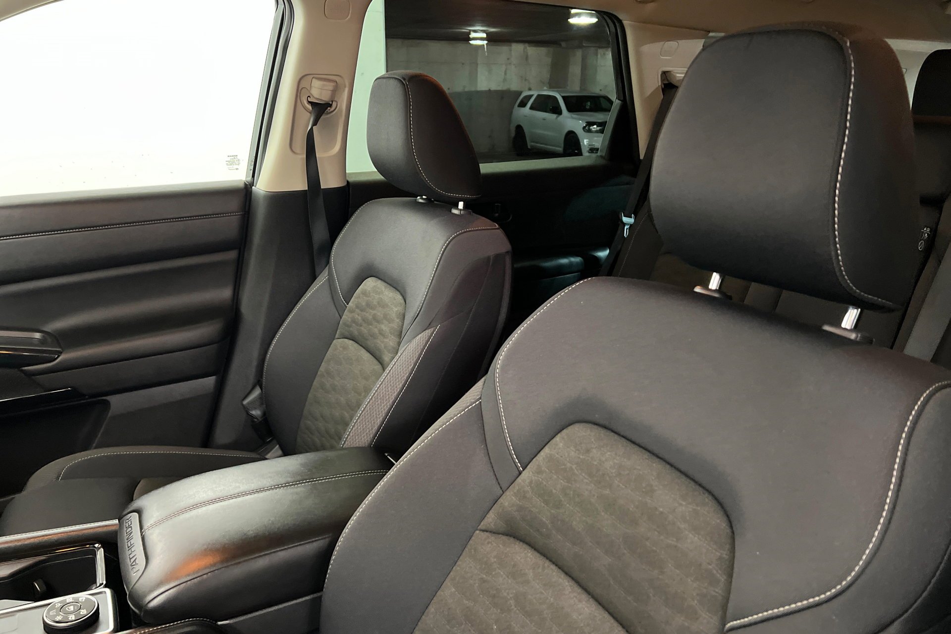 2024 Nissan Pathfinder SV - Photo 17
