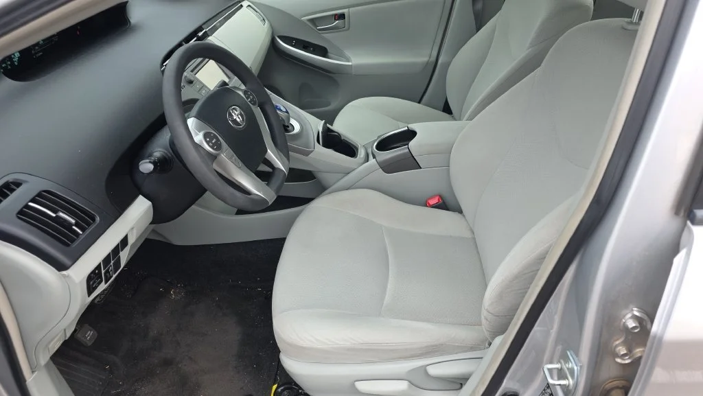 Used 2013 Silver Toyota Two image 19