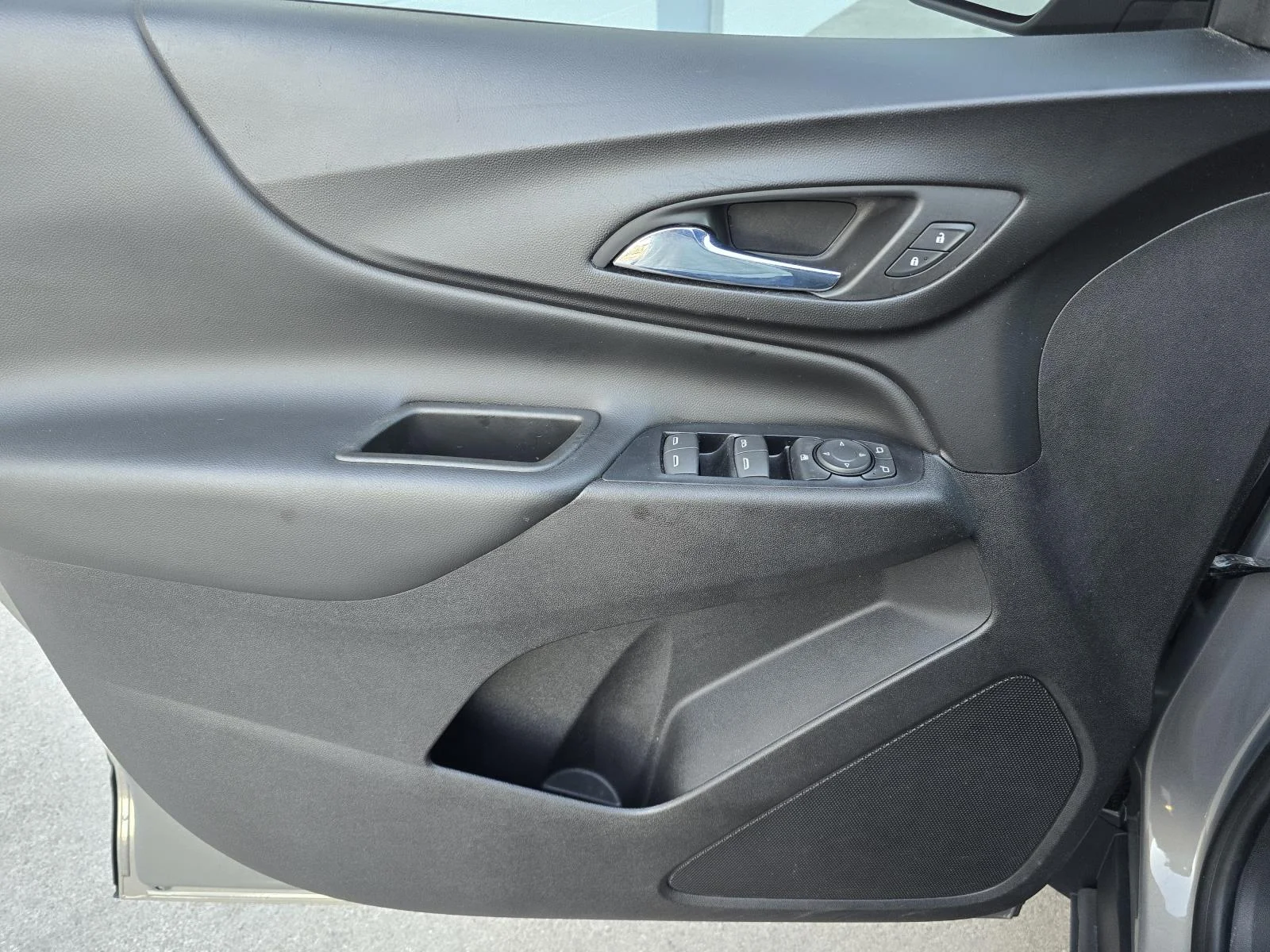 Used 2018 PEPPERDUST METALLIC Chevrolet LT image 12