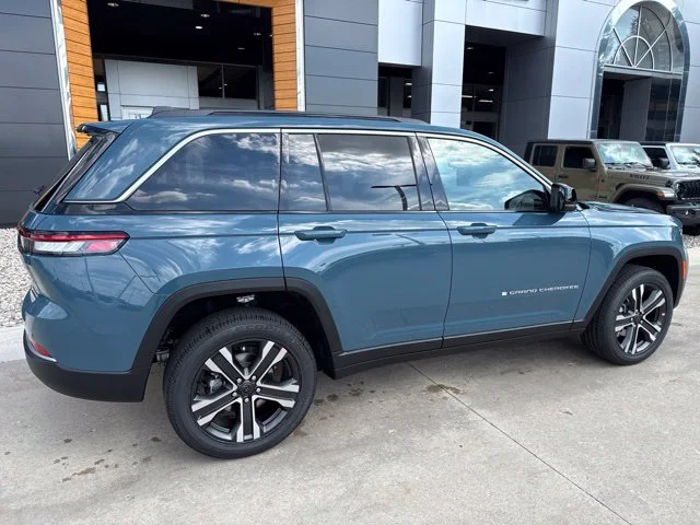 New 2027 Gray Jeep Limited image 3