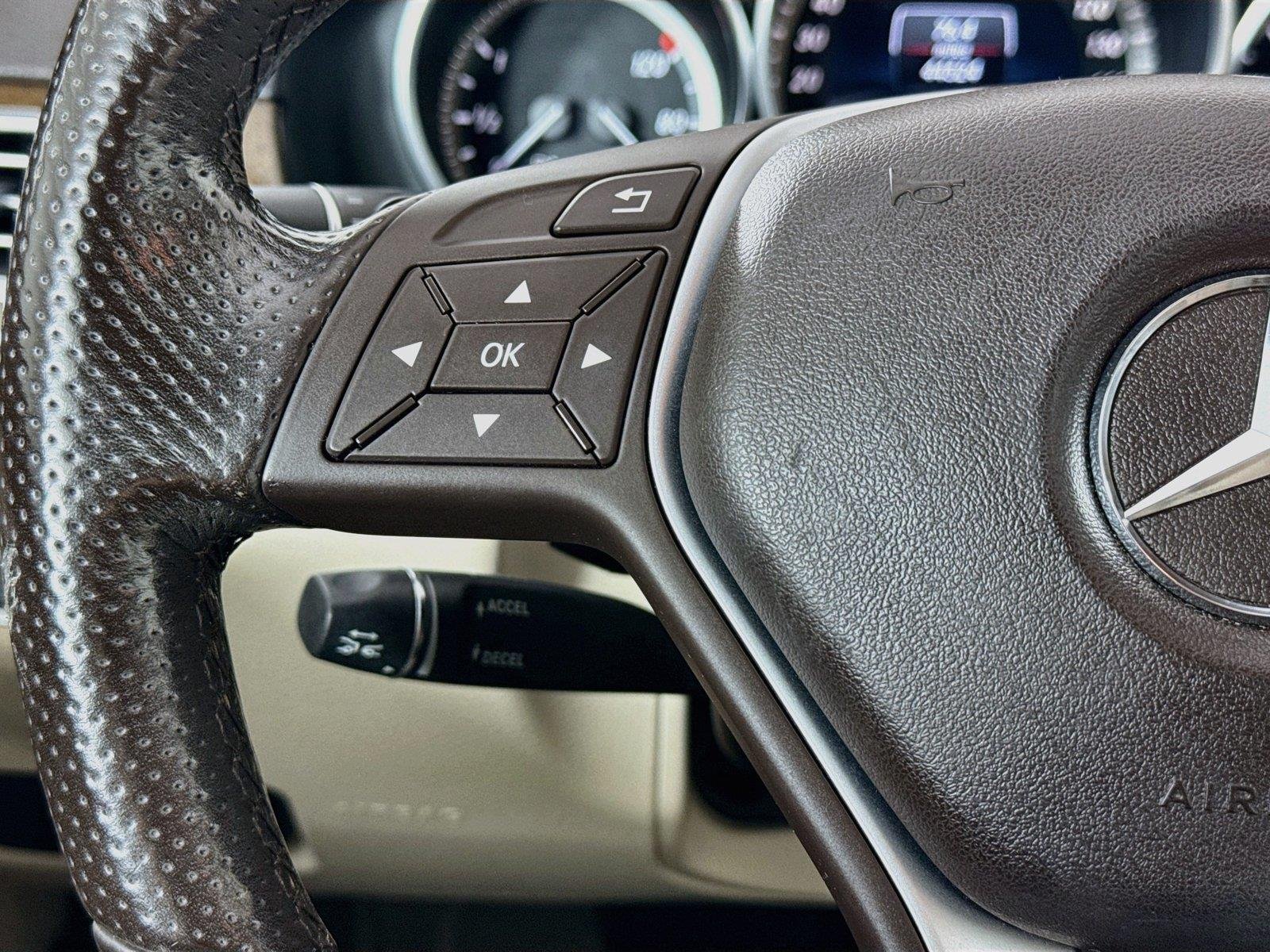 Used 2015 Indigo Blue Metallic Mercedes-Benz E 350 Sport image 18
