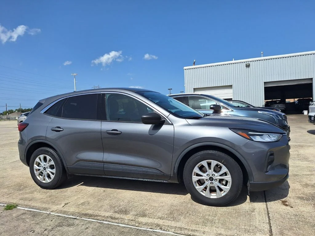 Used 2023 Gray Ford Active image 3
