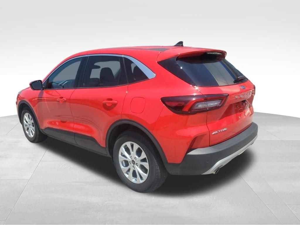 Used 2024 Red Ford Active image 3