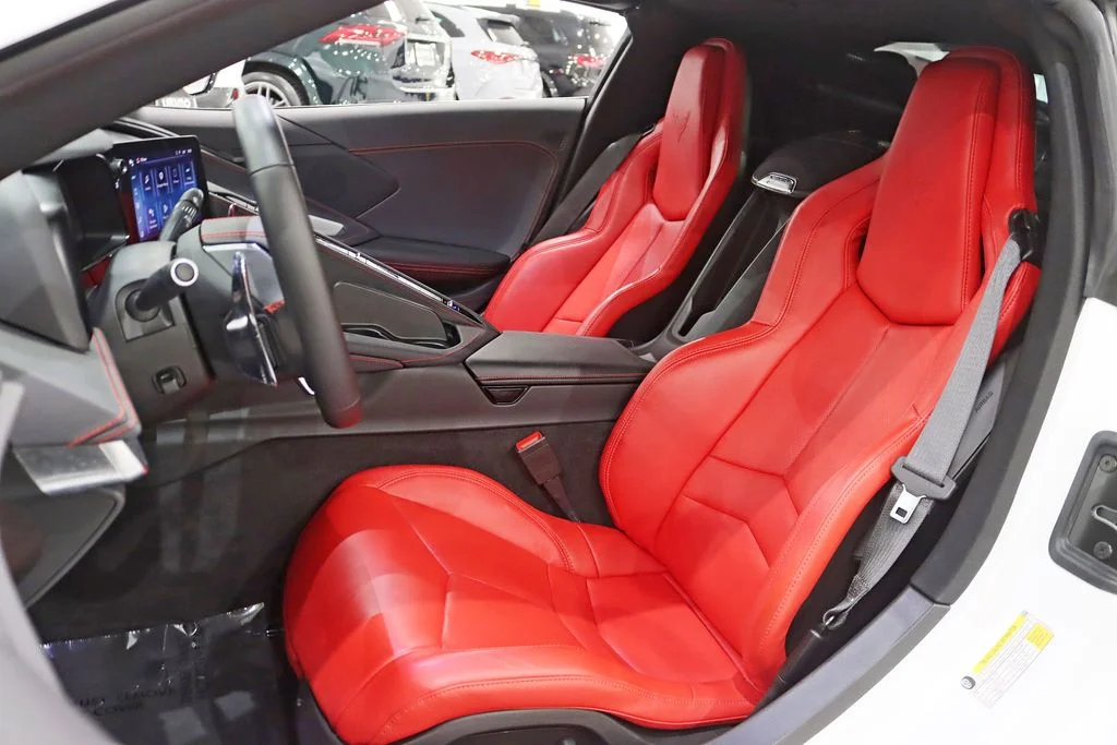 Used 2025 White Chevrolet E-Ray image 27