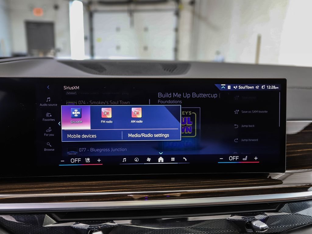 Used 2026 Black Sapphire Metallic BMW xDrive40i image 17