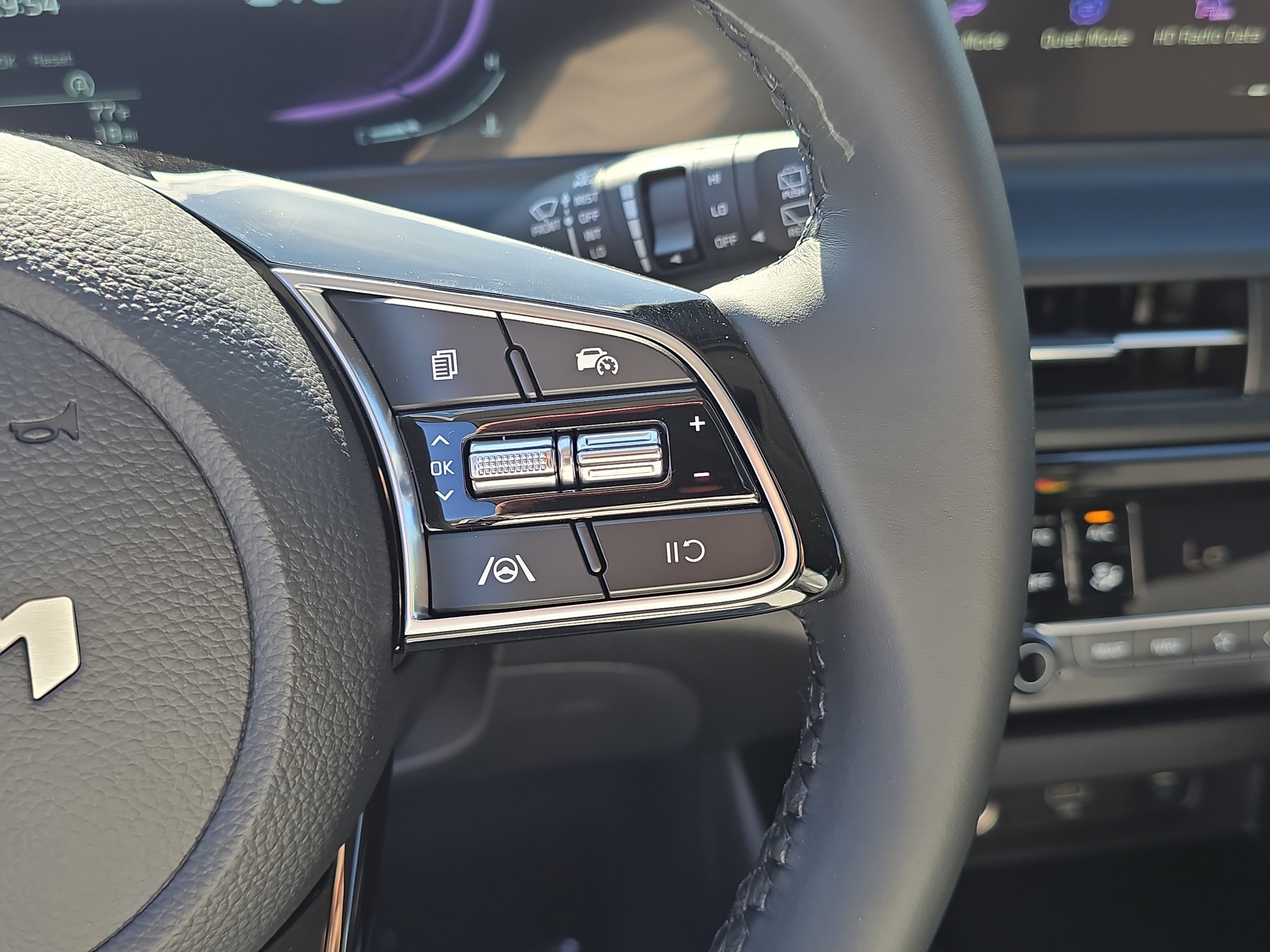 New 2026 Snow White Pearl Kia S image 30