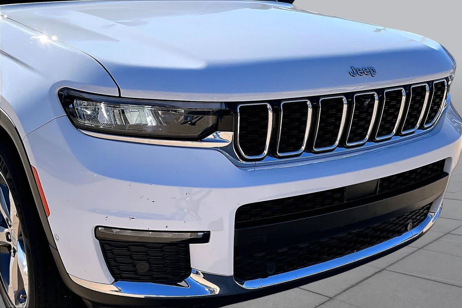Used 2021 Bright White Clearcoat Jeep Limited image 30