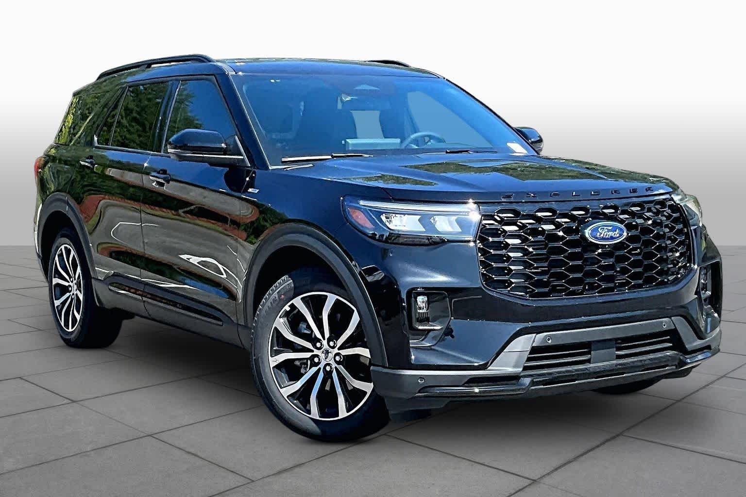 New 2026 Agate Black Metallic Ford ST-Line image 2