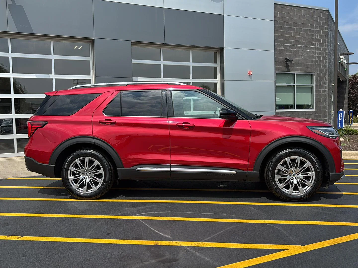 Used 2026 Rapid Red Metallic Tinted Clearcoat Ford Platinum image 5