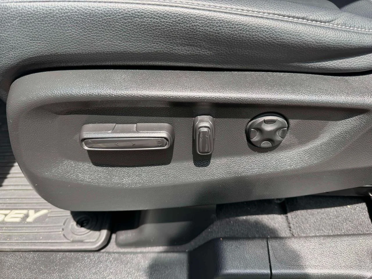 2023 Honda Odyssey EX-L - Photo 21