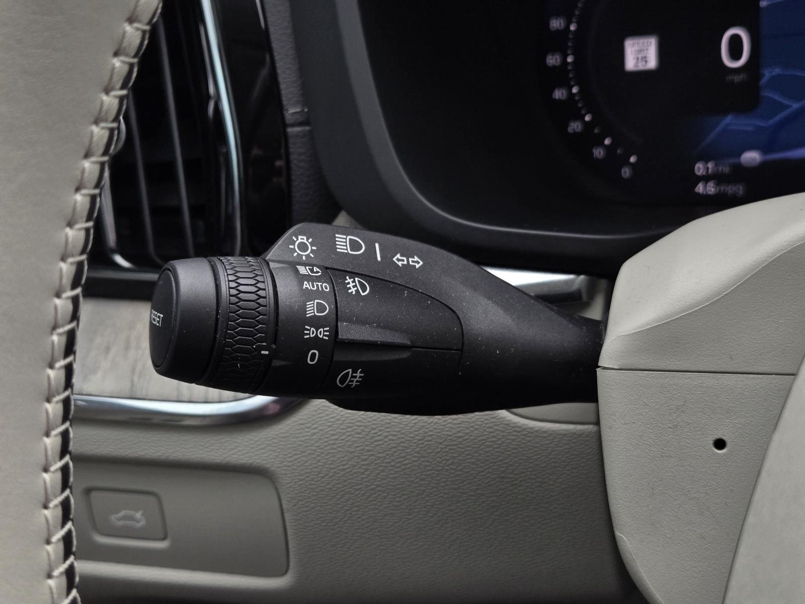 Used 2023 Onyx Black Metallic Volvo Ultimate image 20