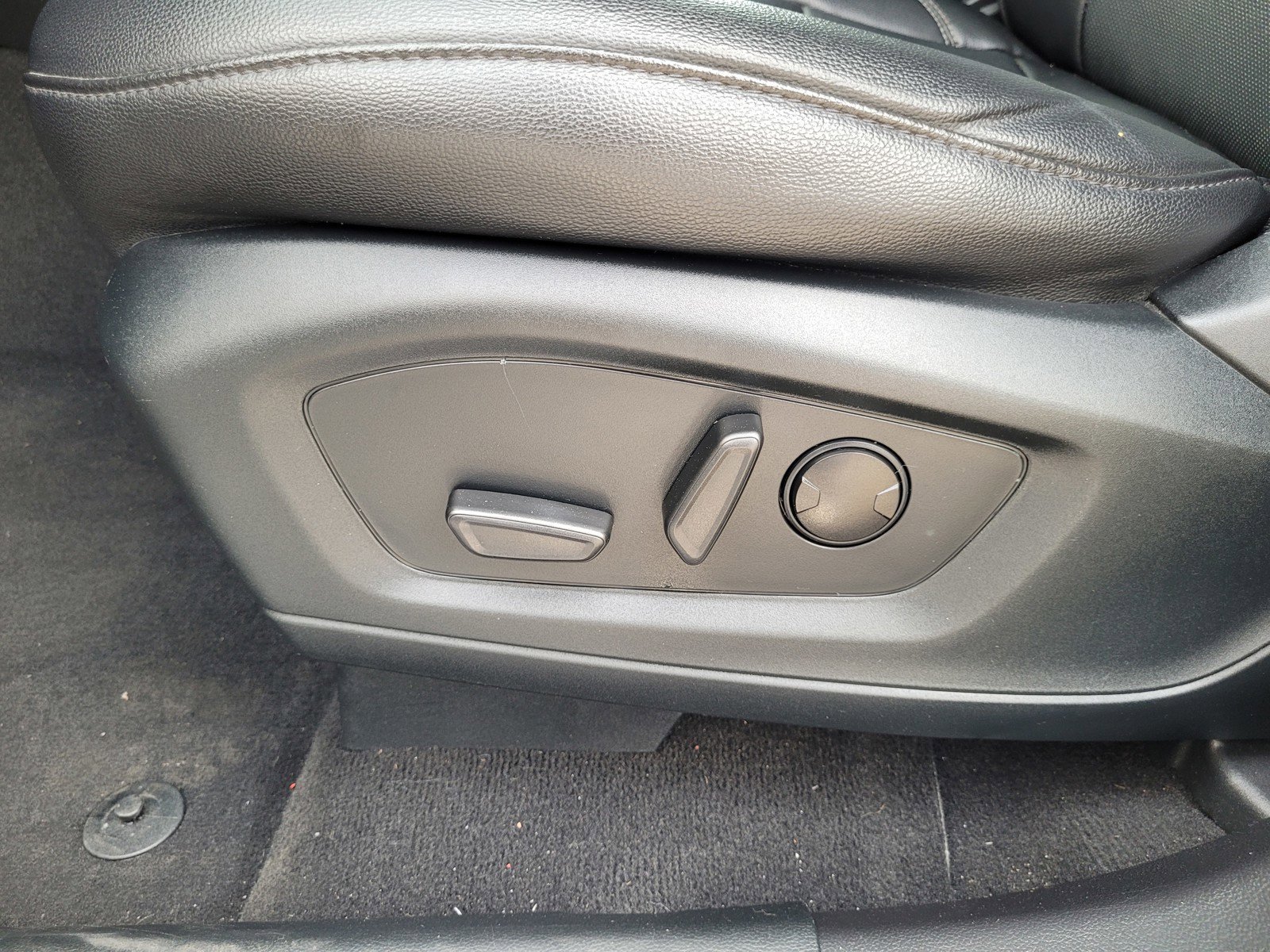 2023 Ford Explorer Limited - Photo 11