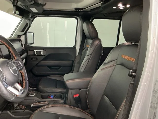 Used 2023 Silver Jeep Mojave image 14