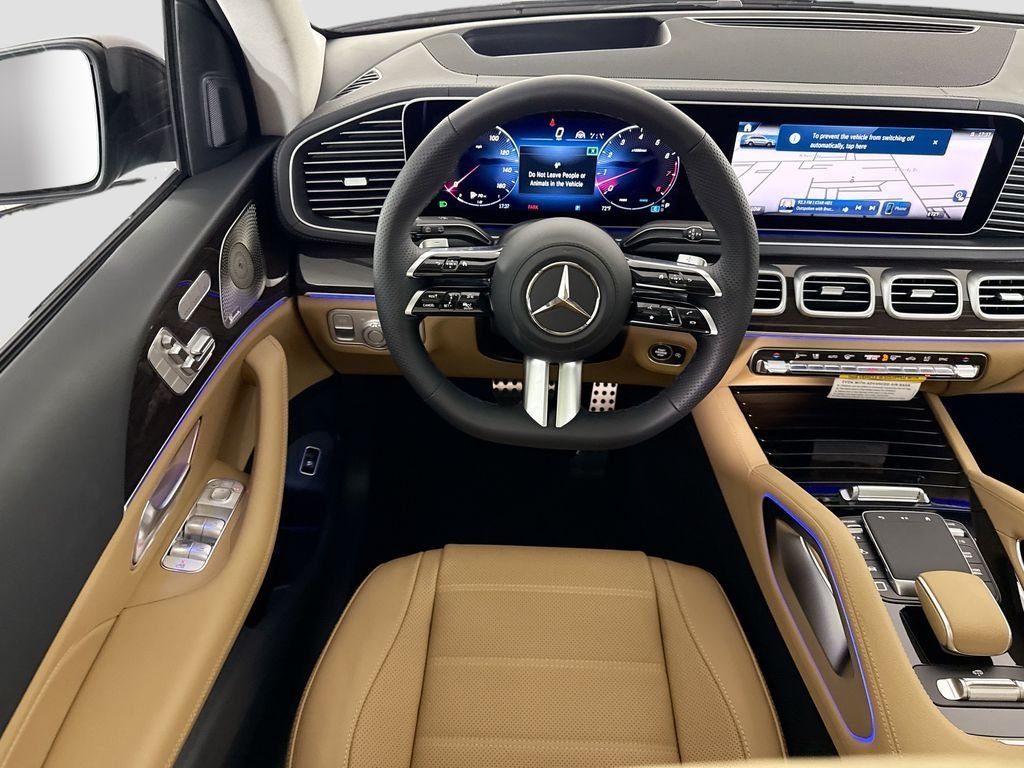 New 2026 MANUFAKTUR Ireland Mid Green Metallic Mercedes-Benz GLS 450 image 11