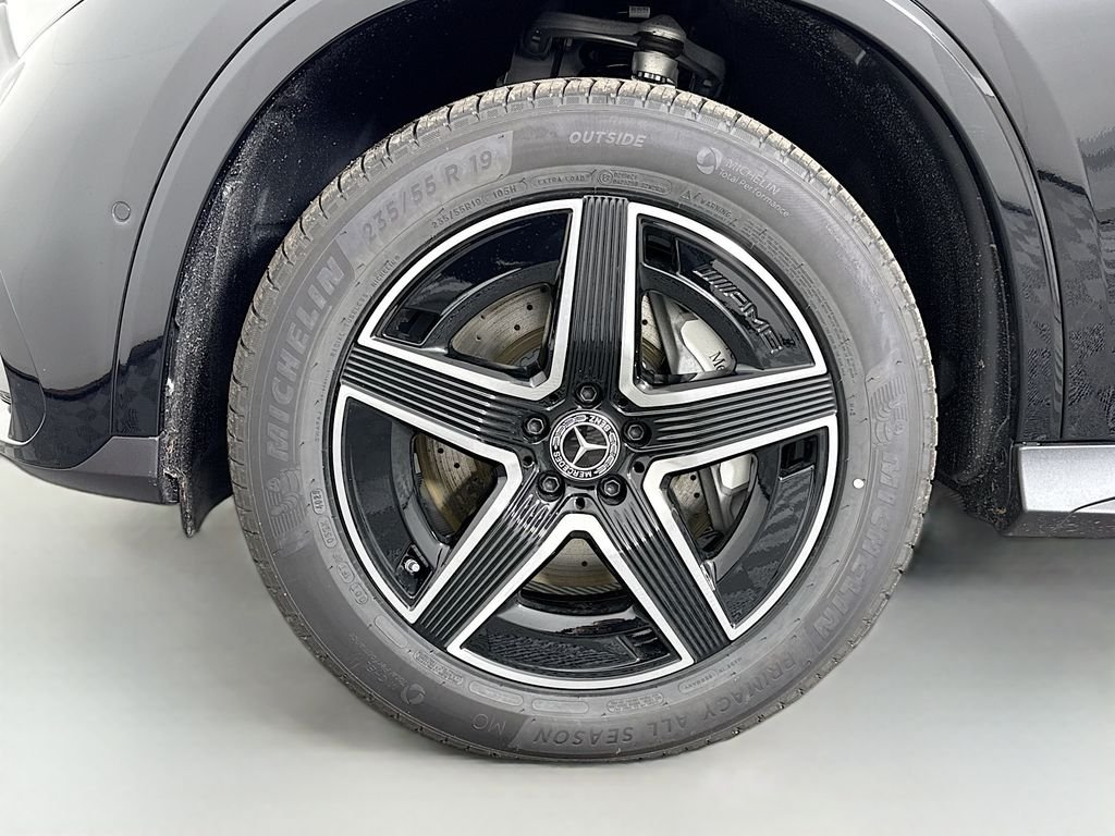 New 2026 Black Mercedes-Benz GLC 300 image 32