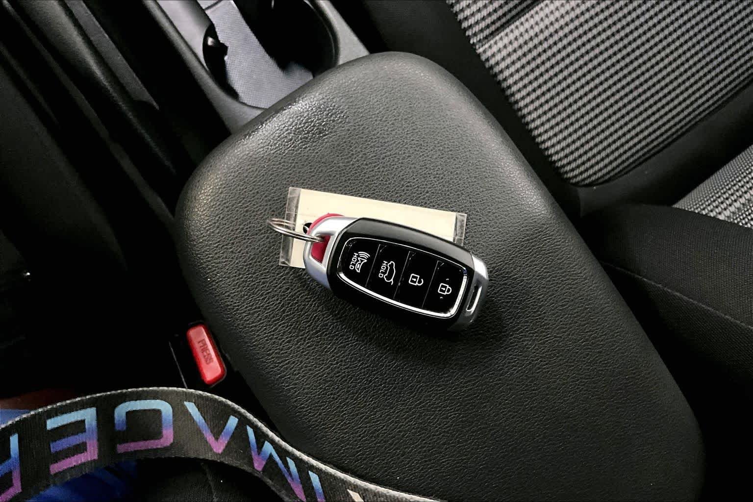 Used 2019 Black Roof Hyundai SEL image 15