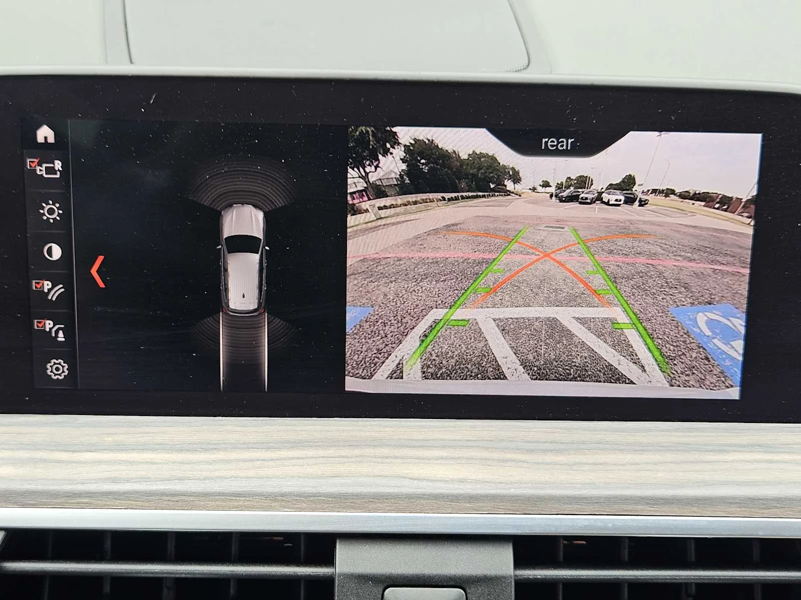 Used 2020 Alpine White BMW sDrive30i image 12