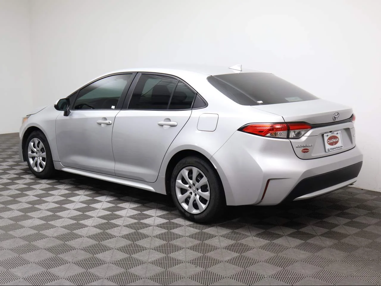 Used 2022 Classic Silver Metallic Toyota LE image 3