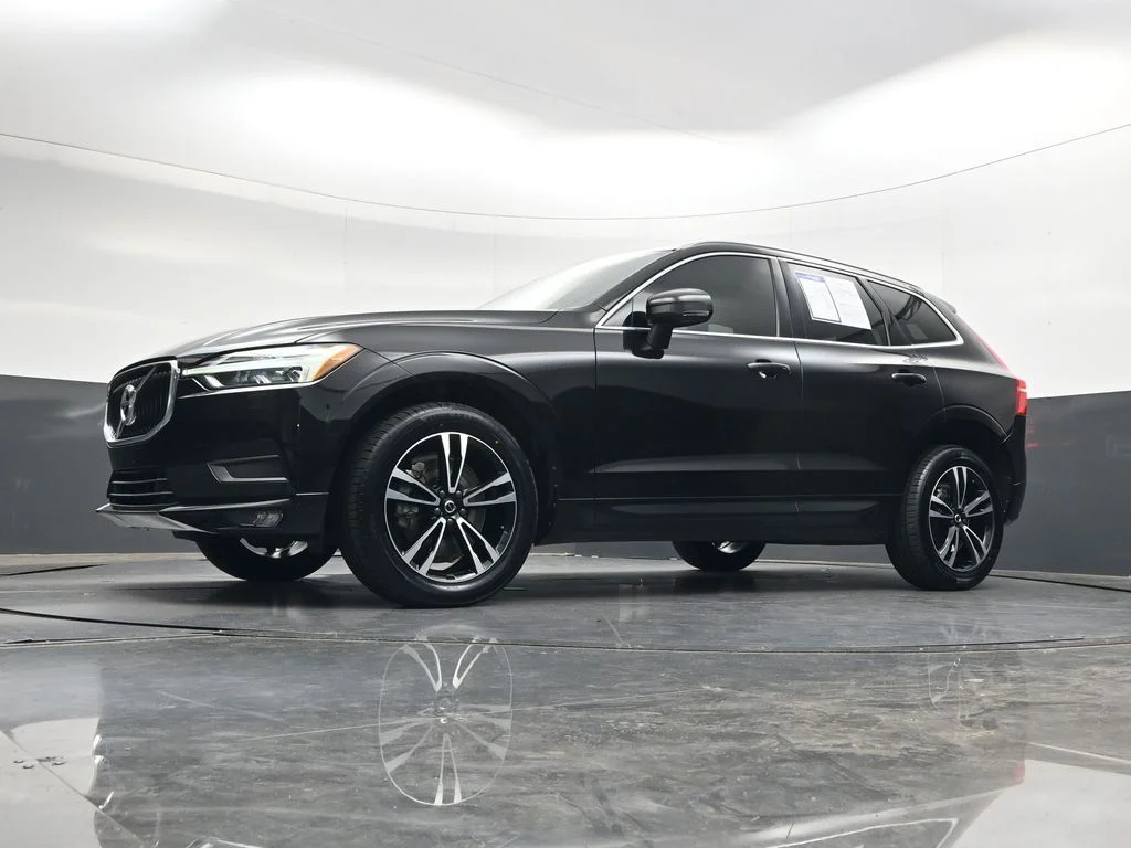 Used 2020 Onyx Black Metallic Volvo T6 Momentum image 42