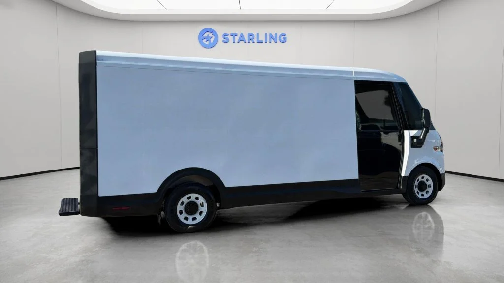 Used 2024 Oyster White BrightDrop EJY image 12