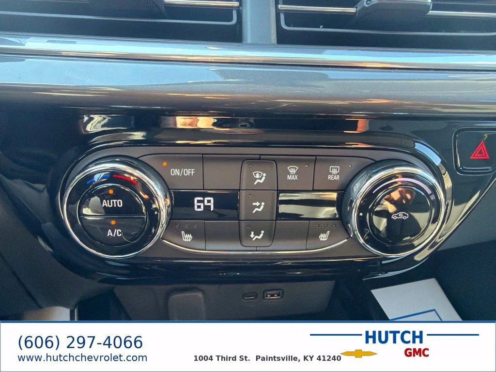 New 2026 Mosaic Black Metallic Chevrolet ACTIV image 38