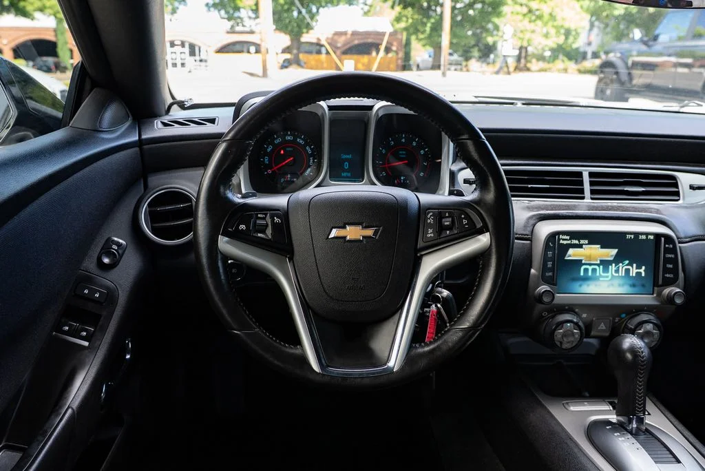 Used 2015 White Chevrolet 1LT image 12