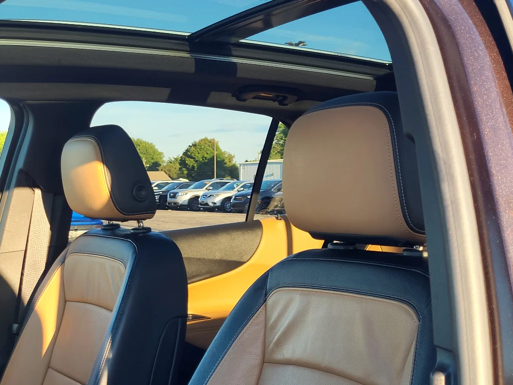 Used 2020 Chocolate Metallic Chevrolet Premier image 21
