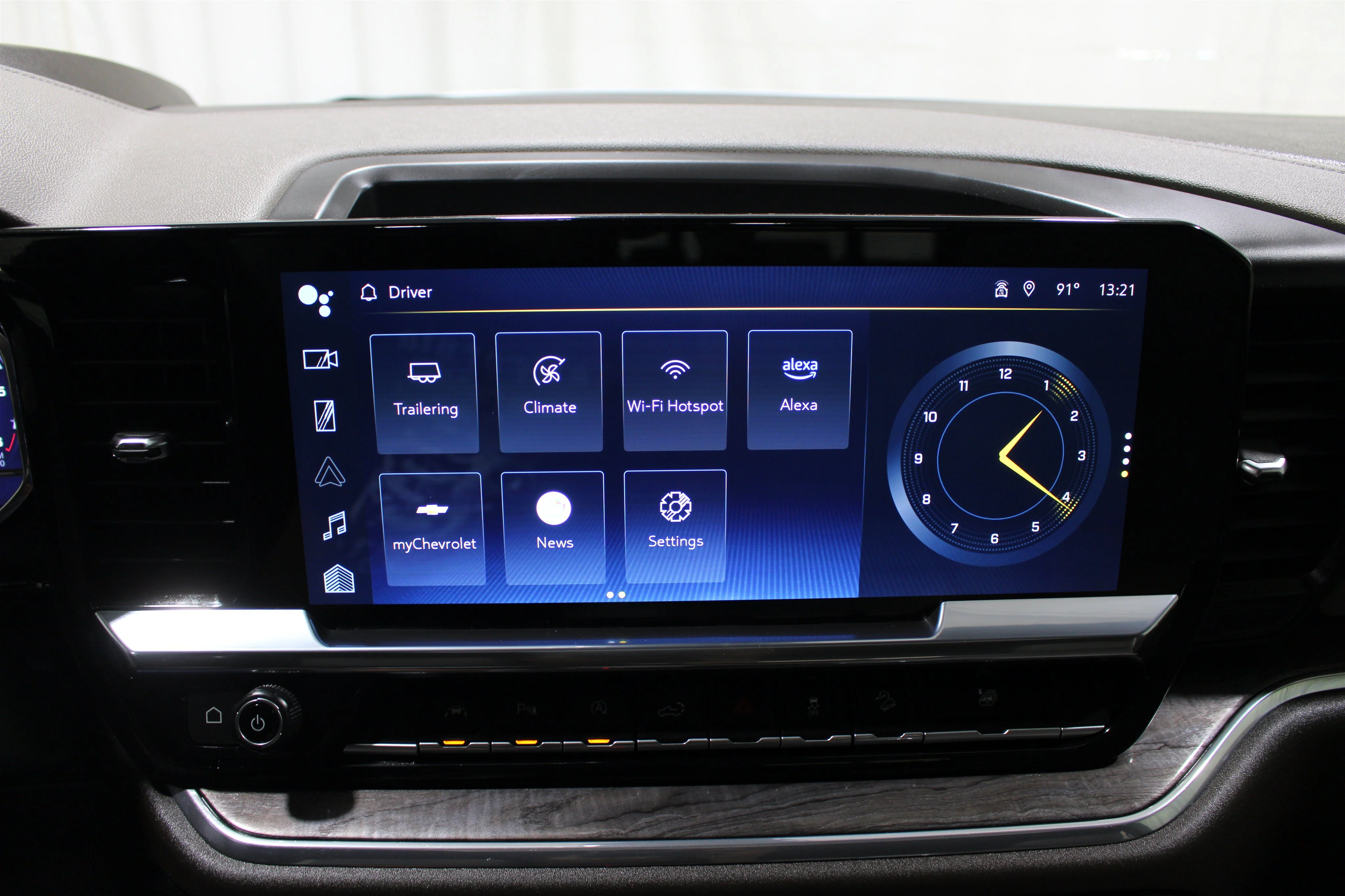 2024 Chevrolet Silverado 1500 LTZ - Photo 15