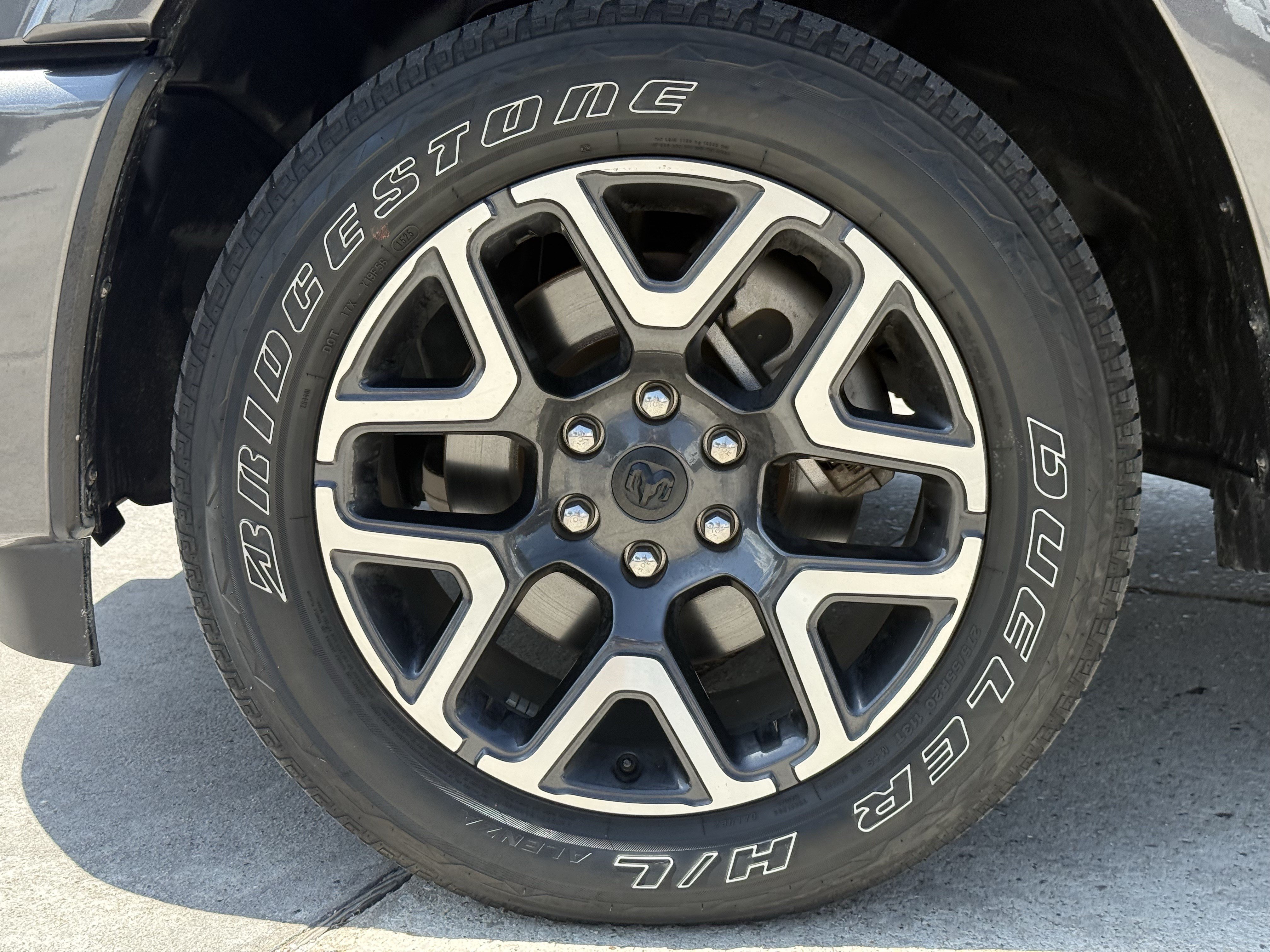 Used 2025 Granite Crystal Metallic Clearcoat Ram  image 11