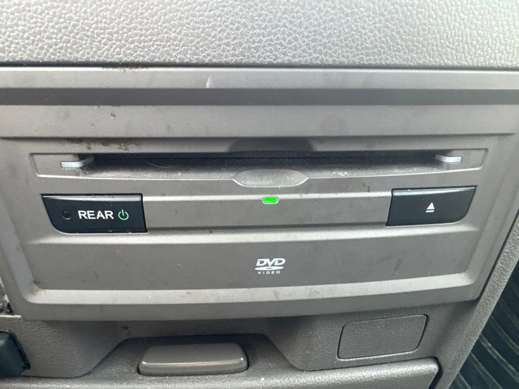 Used 2016  Honda SE image 19