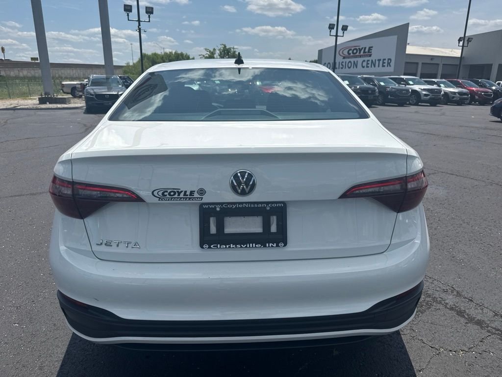 Used 2023 White Volkswagen 1.5T Sport image 4