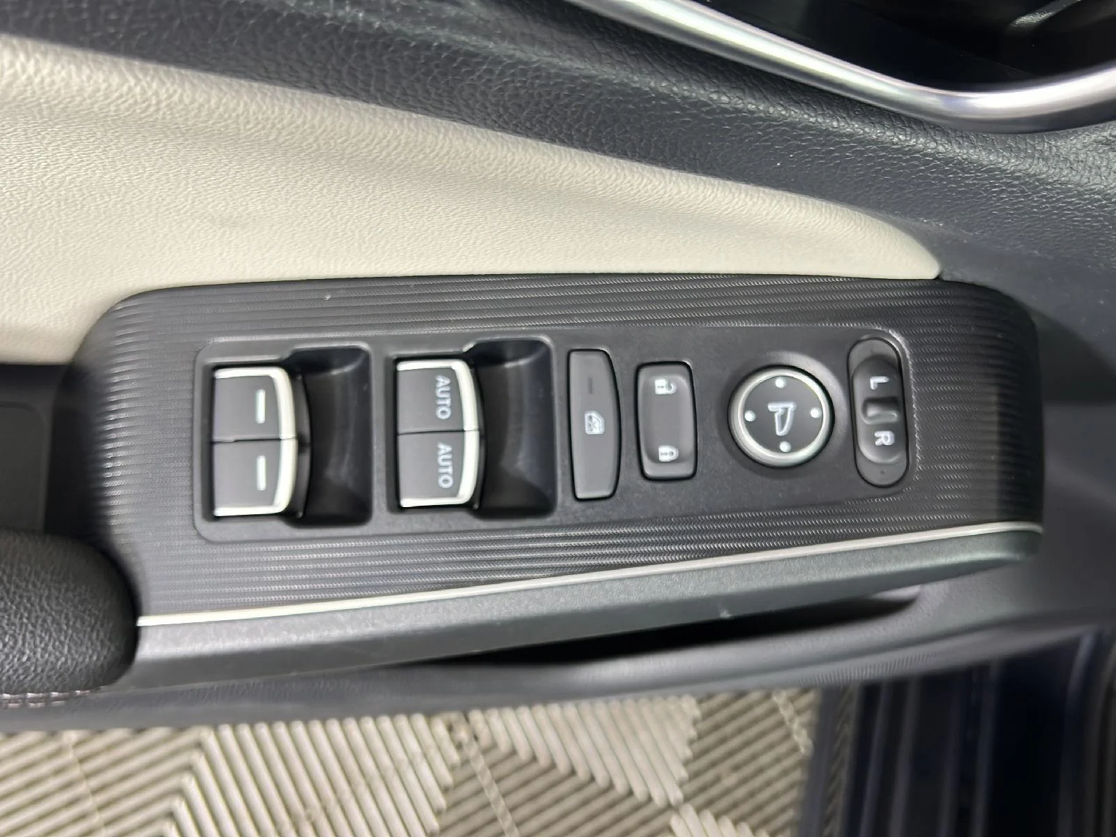 Used 2023 Meteorite Gray Metallic Honda Sport Touring image 16